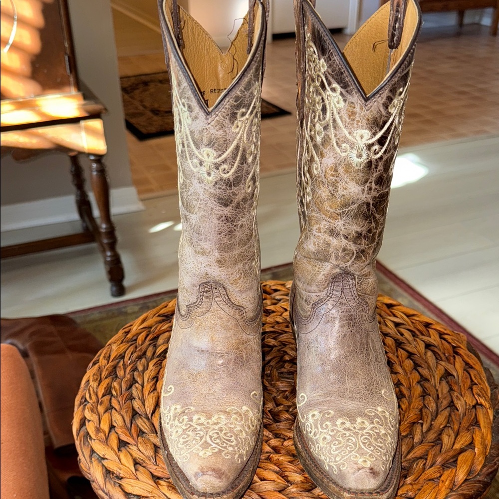 Corral Teens Embroidered Western Cowboy Boots Size 2 M